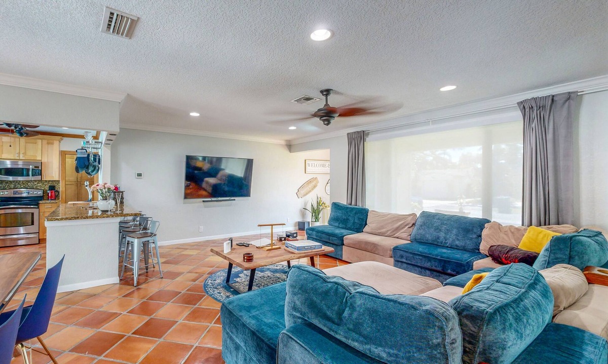Nautilus Isle House | Cozy Home with pool, dock, canal view, fully equipped kitchen, dog friendly