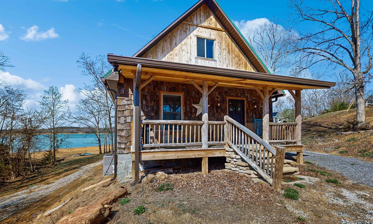 Dandridge Cabin | Cozy Lake Front Cabin, Sleeps 4, Dock, Play Yard