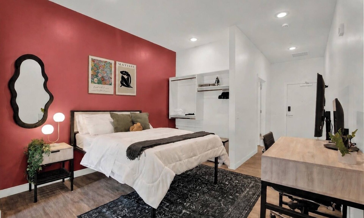 Over-the-Rhine Apartment | Cozy Modern 1BR in Downtown OTR, GYM, POOL