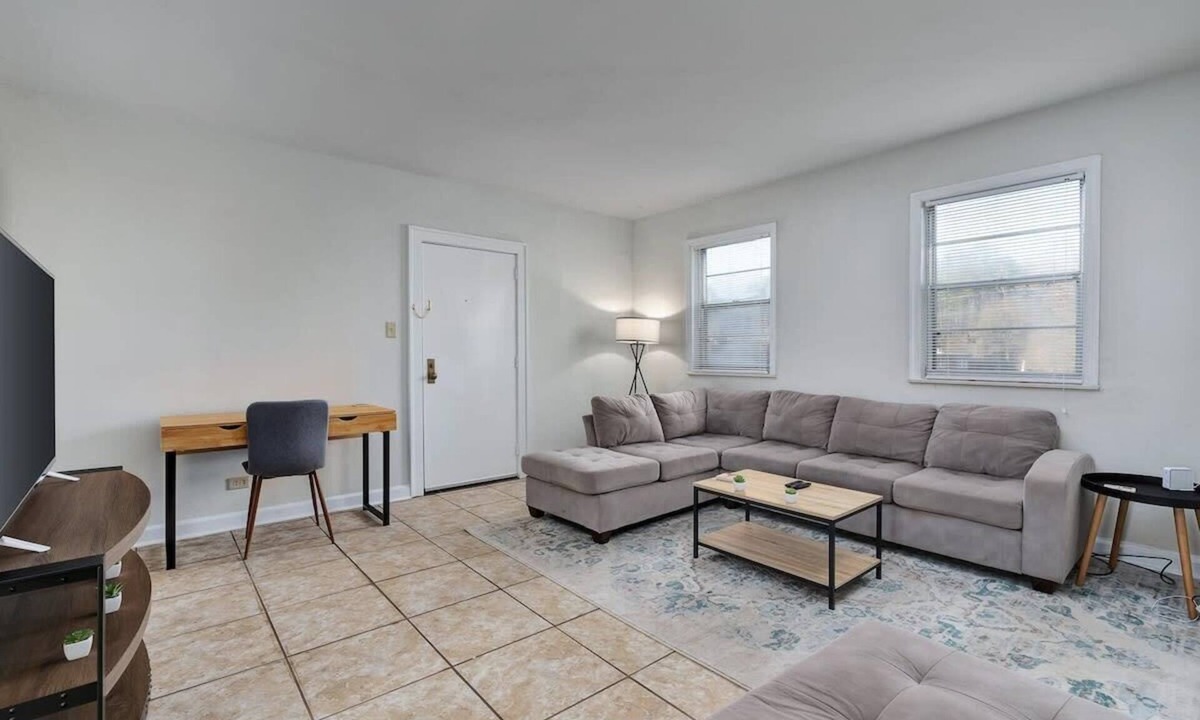 Anniston Apartment | Cozy, modest apartment sleeps 6!