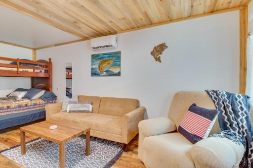Lone Rock House | Cozy Norfork Cabin: Fishing, Kayaking & More!