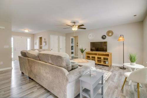 Mount Holly House | Cozy North Carolina Abode - Minutes from Downtown!