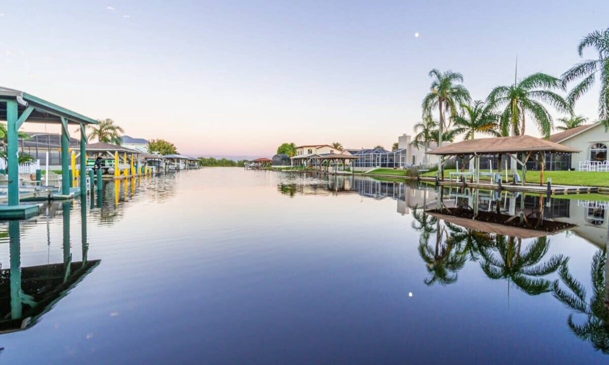 Villa De Palmas House | Cozy Riverfront Home with Pool