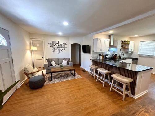 Forest Park House | Cozy & Stylish Getaway near ATL