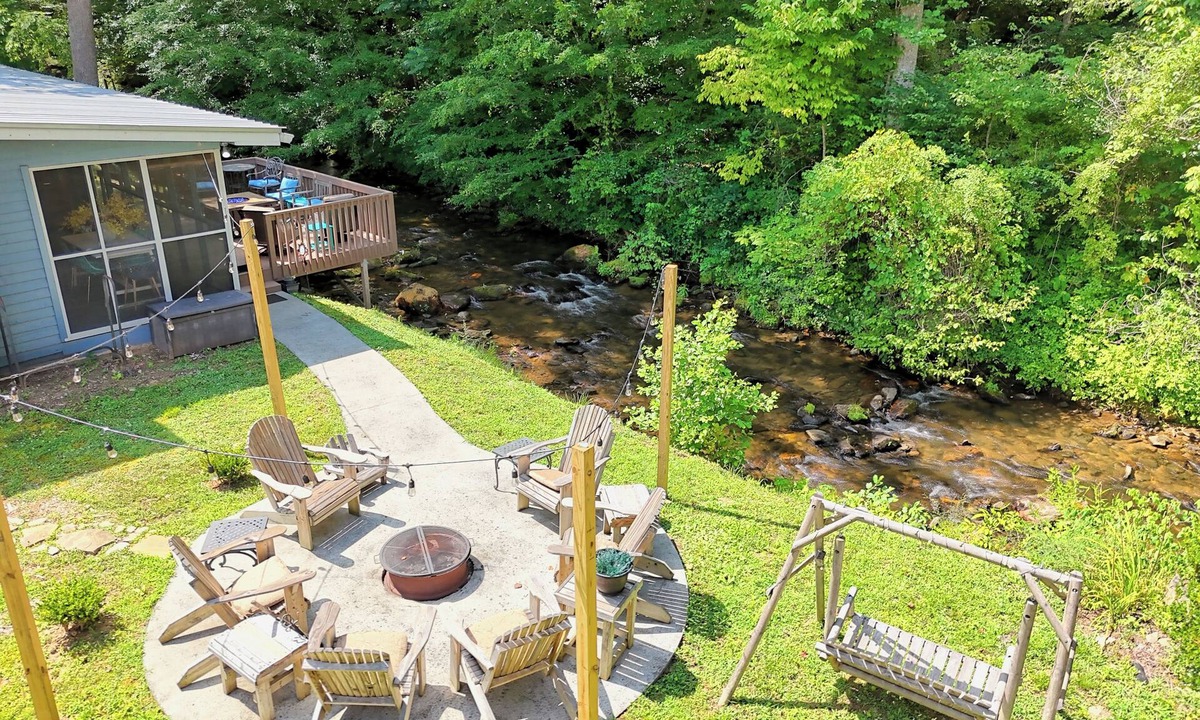 Hiawassee House | Creekside Chill by Chatuge Home Concierge | Firepit, Fishing & Dog-Friendly Retreat, On the Creek