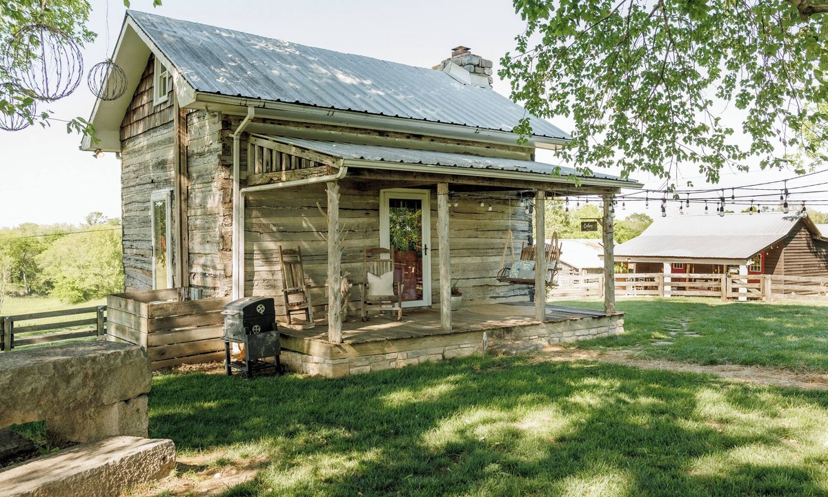 Columbia Cabin | Crockett's Retreat @ Muletown Farm Fishing Pond Fire Pit Horse Sunsets