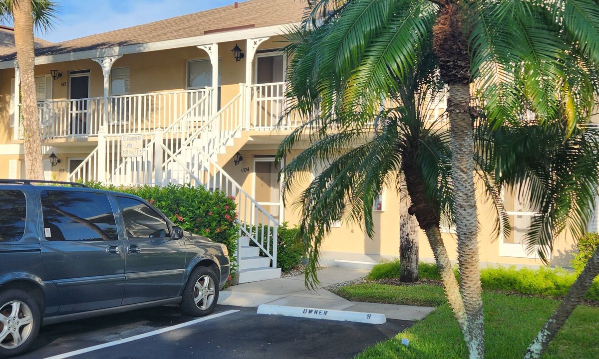 Hammock Bay Condo | Cute 2 BR Condo On The Water at Marco Island