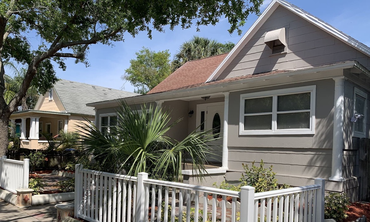 Historic Uptown House | Cute Bungalow minutes from Downtown St Petersburg!