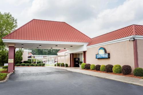 Goldsboro Hotel | Days Inn by Wyndham Goldsboro
