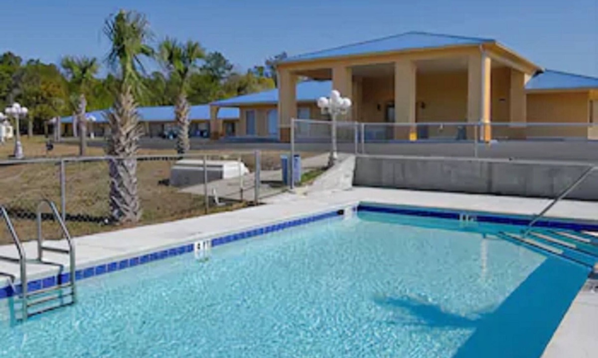 De Funiak Springs Hotel | Days Inn by Wyndham DeFuniak Springs