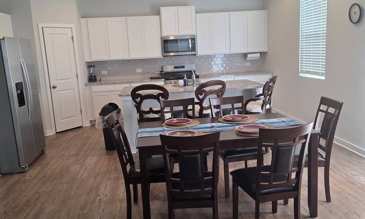 Grayson House | Delightful 5-bedroom building with AC in charming Grayson