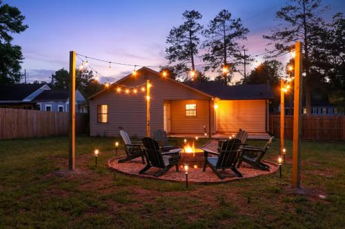 Augusta Villa | Designer Home - Sleeps 10 - Fire Pit - Near Augusta National