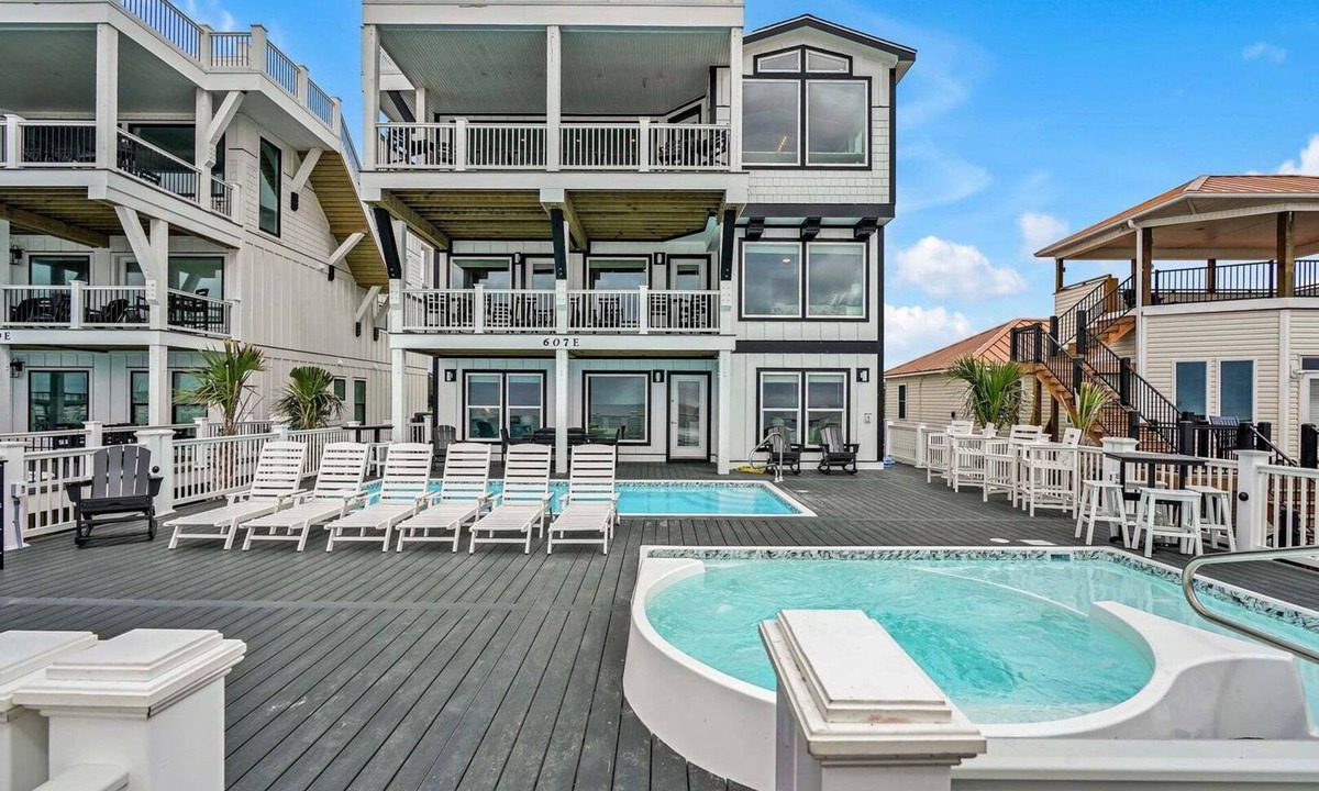Yaupon Beach House | Discover Suite Emotion: an oceanfront retreat in Oak Island with 14 spacious bedrooms.