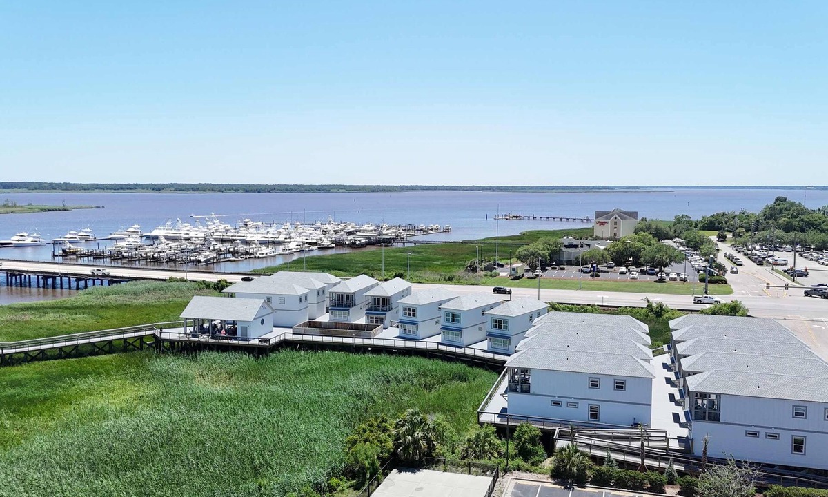 Georgetown House | Dockside Villas w. Pool + Boat Slip!
