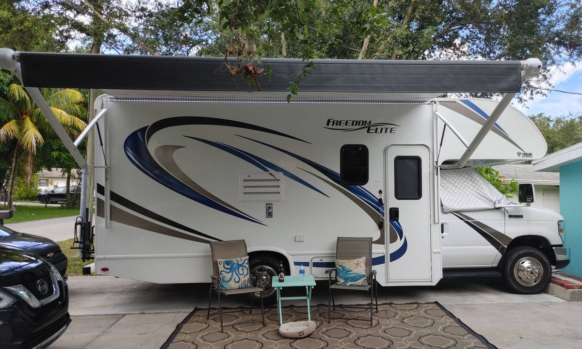 St. Marys House | Dog Friendly 1-bedroom camper/RV
