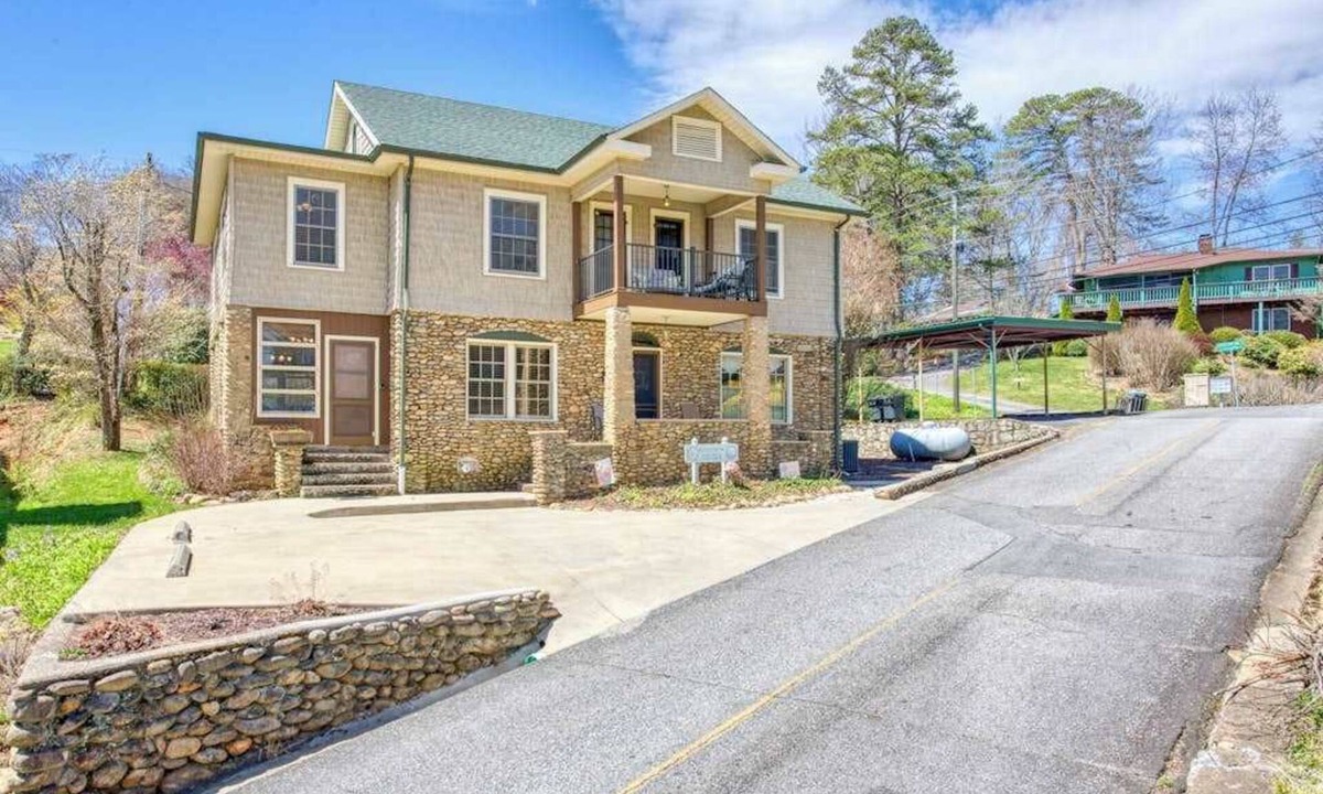 Lake Junaluska House | Dog-Friendly Duplex - Central AC, WiFi & Fireplace - Steps to Pool and Tennis
