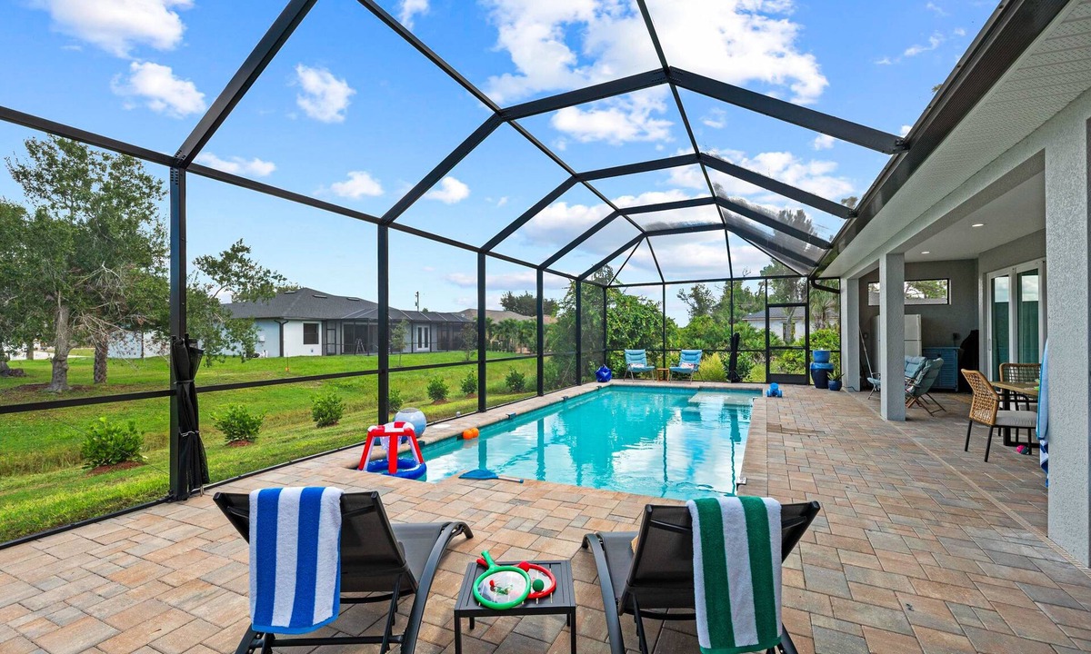 Long Meadow House | Dog friendly home with private pool, lanai, family games, and internet