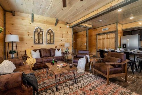 Sevierville House | Dog Friendly New Cabin w/Hot Tub, Game Room & 4-m