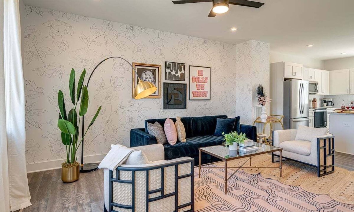 Whitebridge House | Dolly Day Dream 5629-Near Broadway–Sleeps 8