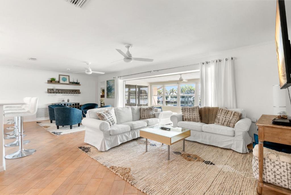 Shore Acres House | Dolphin Bayou