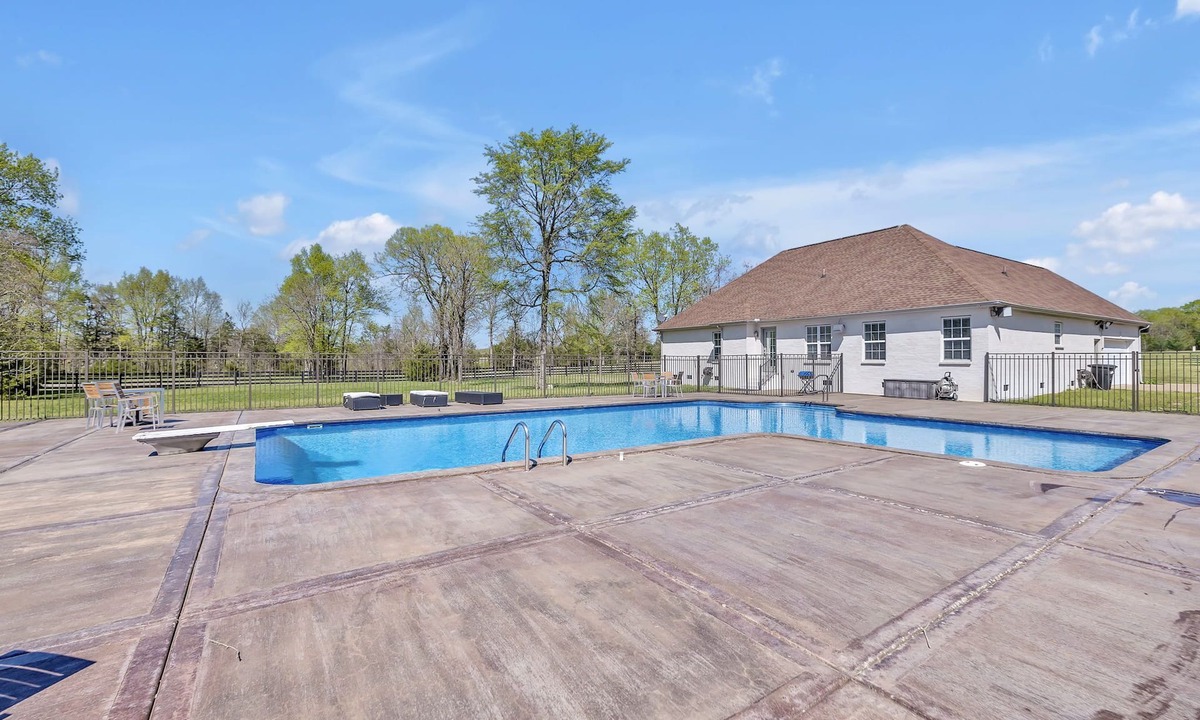 Rutherford County House | Double Diamond Rentals - Family Escape W/Pool&Land