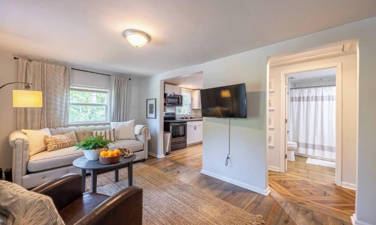 Athens House | Downtown Bungalow < Less than 1.5 Miles to UGA!