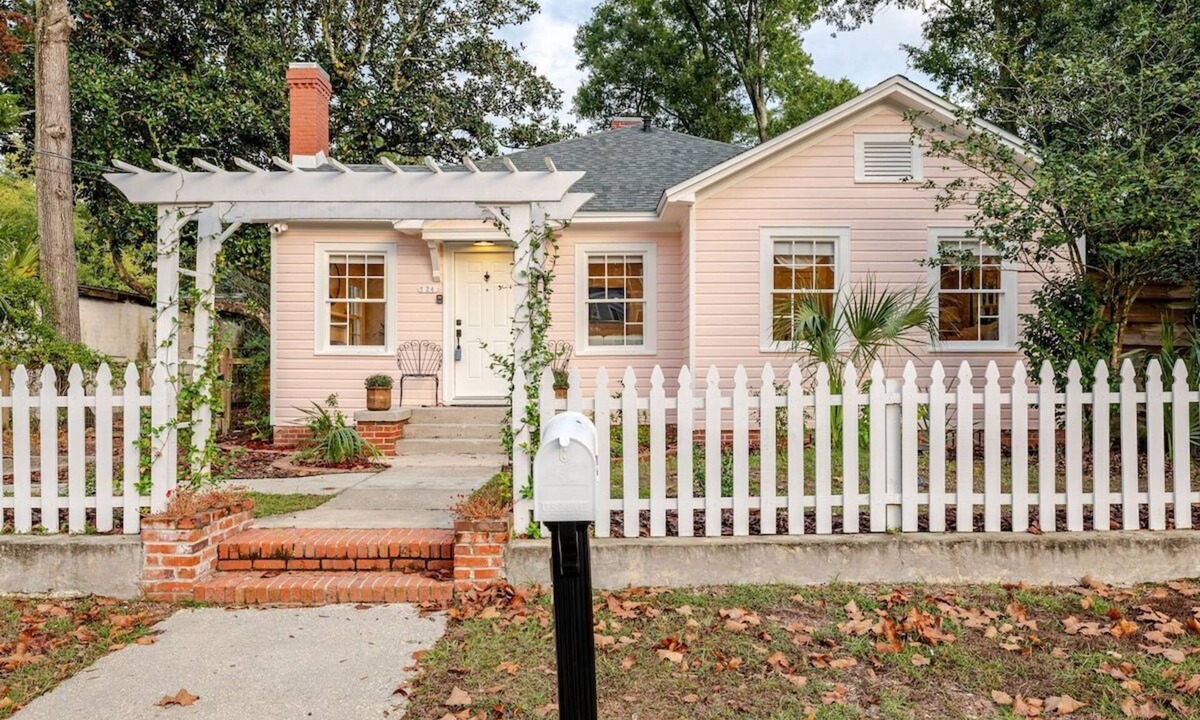 South Pensacola House | Downtown Charmer Near Downtown 15 Mins to Pensacola Beach!