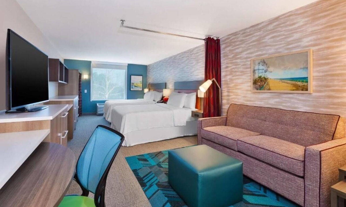 Wilmington Hotel | Downtown Delight! Onsite Pool, Pets Allowed, Parking, Near Mayfaire Towncenter!
