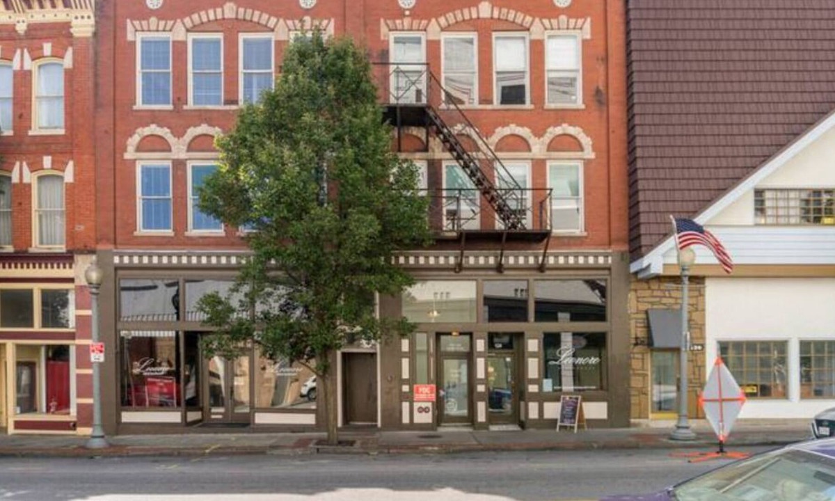 Roanoke Apartment | Downtown Roanoke Loft: Cozy, Marilyn Monroe-themed, perfect for a unique stay