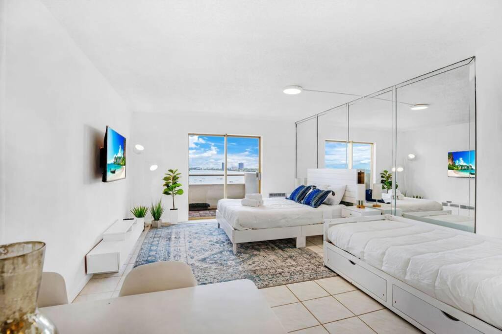 North Bay Village Apartment | Dreamy beach flat in Miami