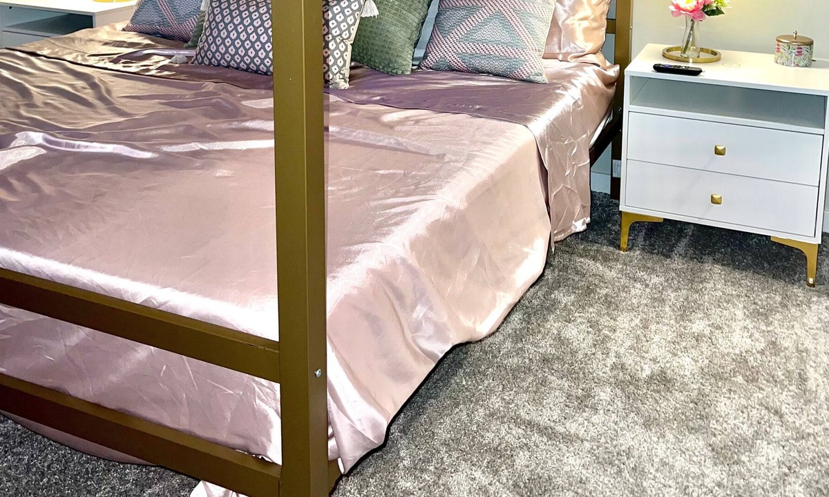 Channel District Apartment | Dreamy Pink Resort Style Oasis in Channelside