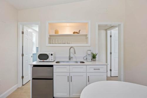 Parsuns To Cocoa Beach Apartment | Driftwood Den