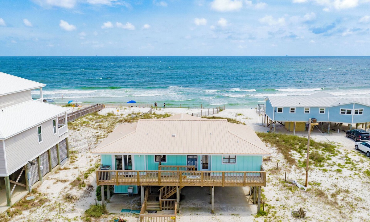 Fort Morgan House | Driftwood Inn-Beachfront Favorite, Pet-Friendly