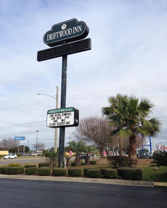 Lake City Hotel | Driftwood Inn - Lake City