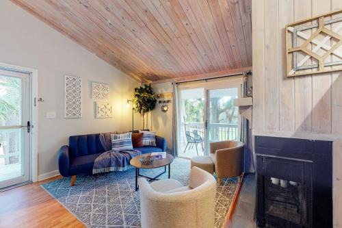 Ocean Ridge House | Driftwood Villa - 261 Palmetto Perch