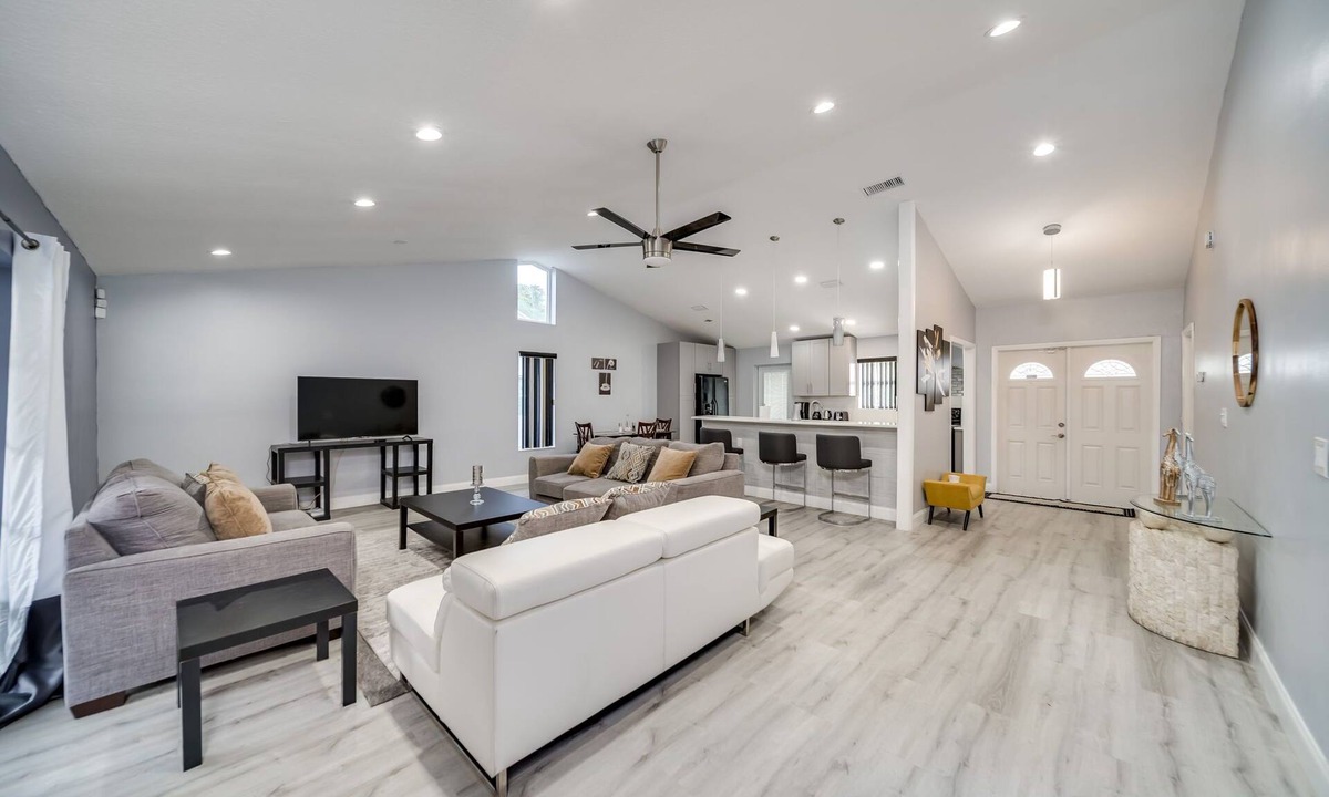 Lauderhill House | Elegant Home in Ft. Lauderdale