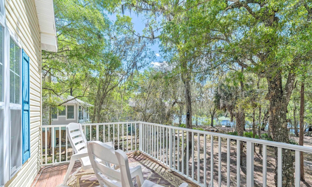 Bell House | Elevated Home w/ Fire Pit + Dock on Suwannee River
