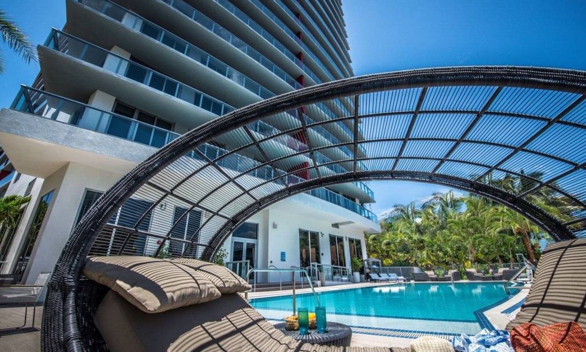 Hallandale Beach Condo | ENJOY YOUR VACATION AT BEACHWALK RESORT-STYLE AMENITIES & THE CONFORMTS OF HOME