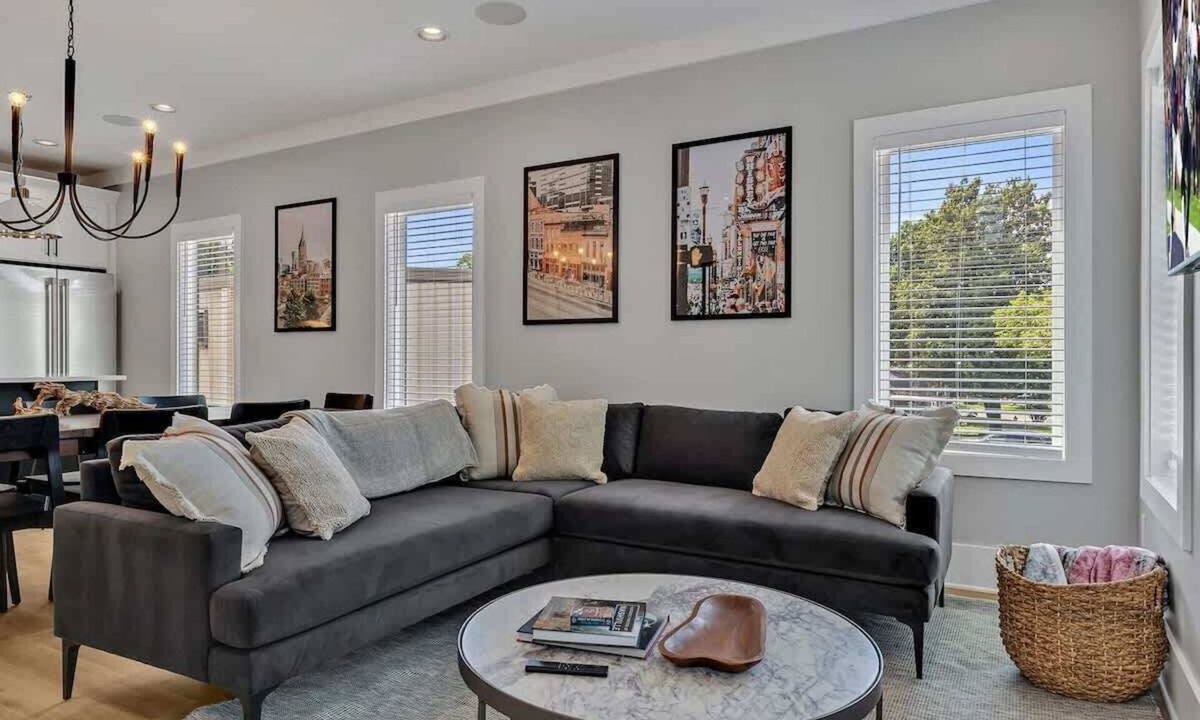 Berry Hill House | Ensemble-4 Unit Combo-8 mins to Broadway