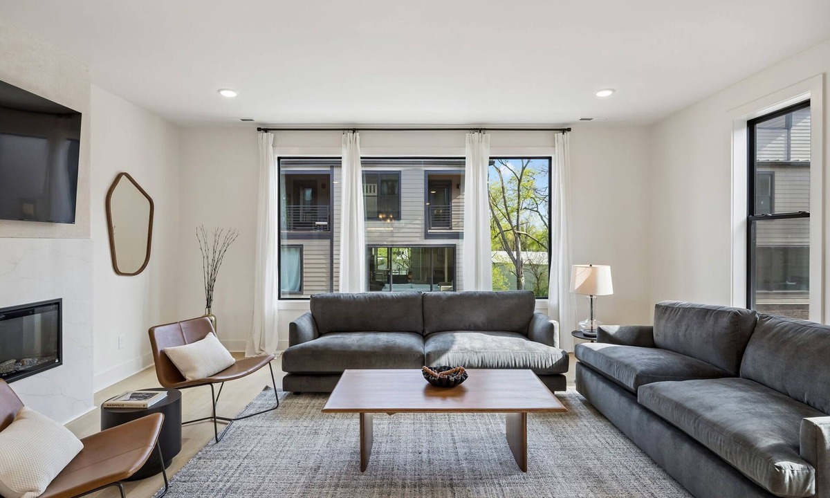 Hurwood Heights House | Entire Nashville Complex | 18BR + 6 Hot Tub Roofs