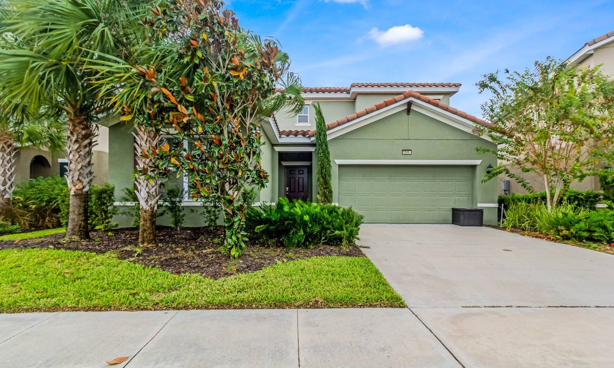 Sunridge Woods Villa | EV 7049 - 6 Bed 4.5 Bath Villa with Screened-In Private Pool with Spillover Spa,