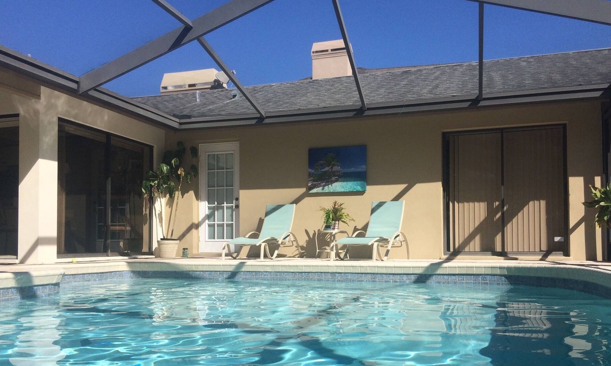 Landmark Estates House | Executive,4 Brm Home in Quiet Upscale Palm Harbor Florida