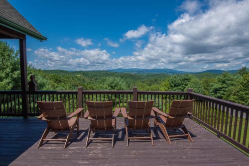 Piney Creek House | Expansive Porches with Views, Fireplaces, Comm Rec Center