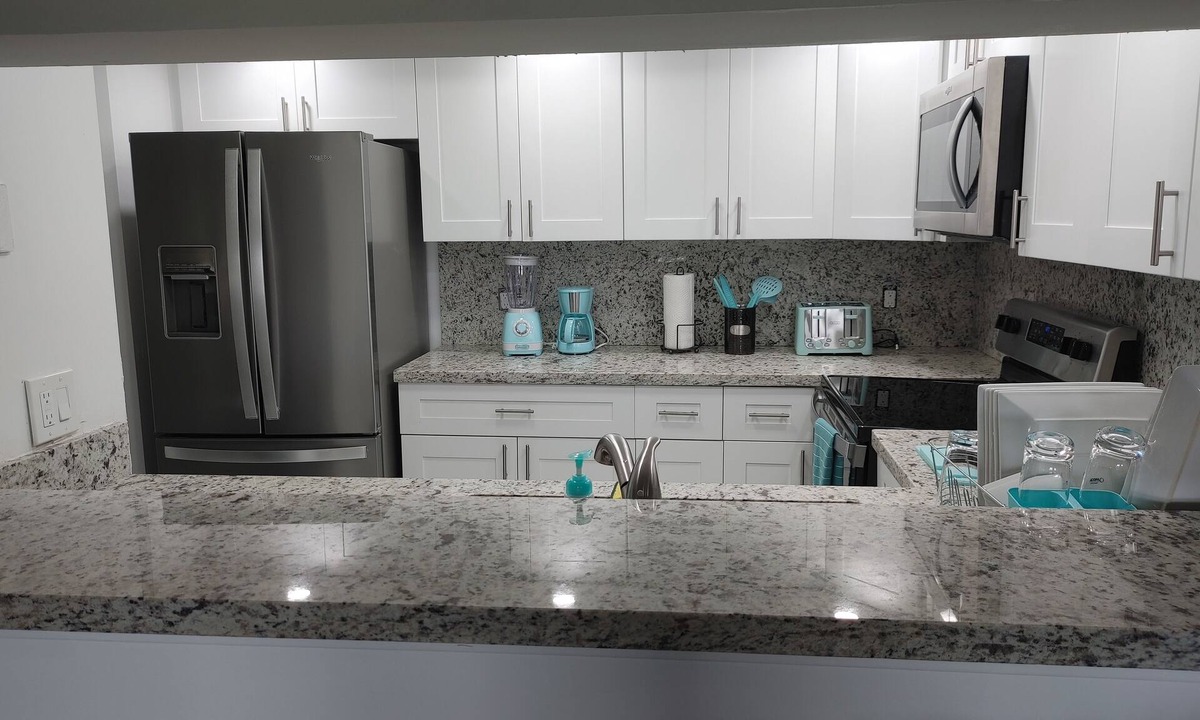 Pembroke Pines Apartment | Experience Comfort and Convenience in the Heart of Pembroke Pines.
