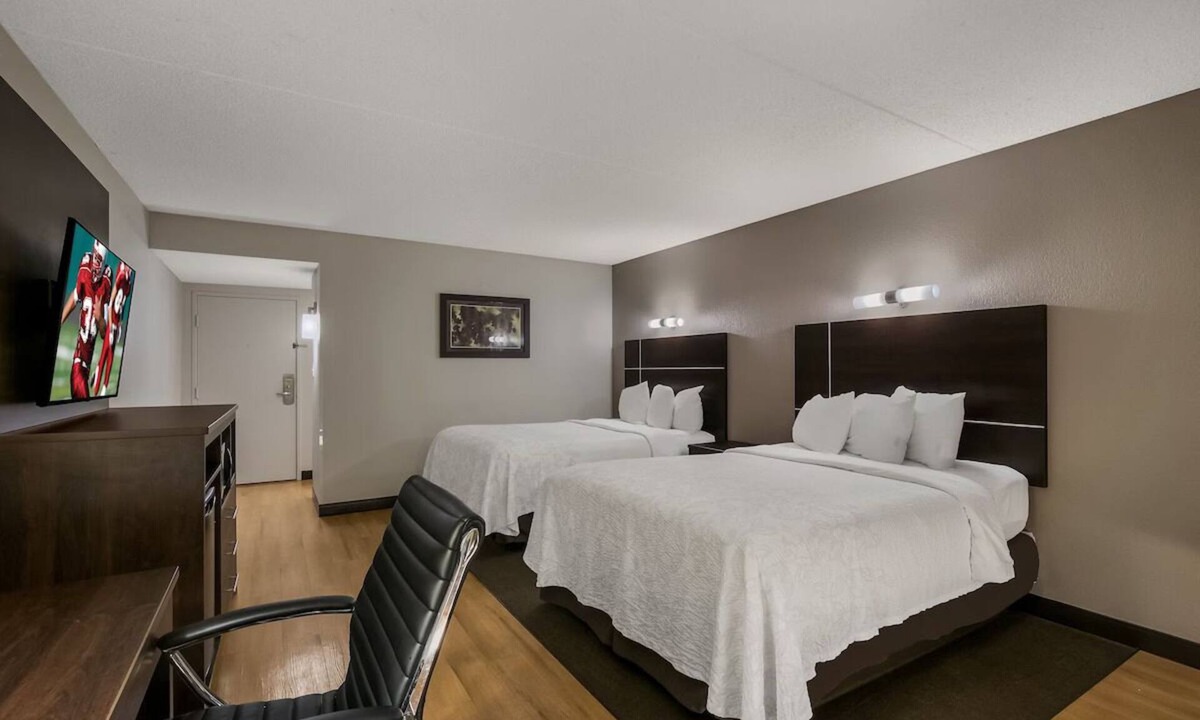 Ashley Oaks Hotel | Experience Value Stay Room w/Complimentary Breakfast | Free Parking