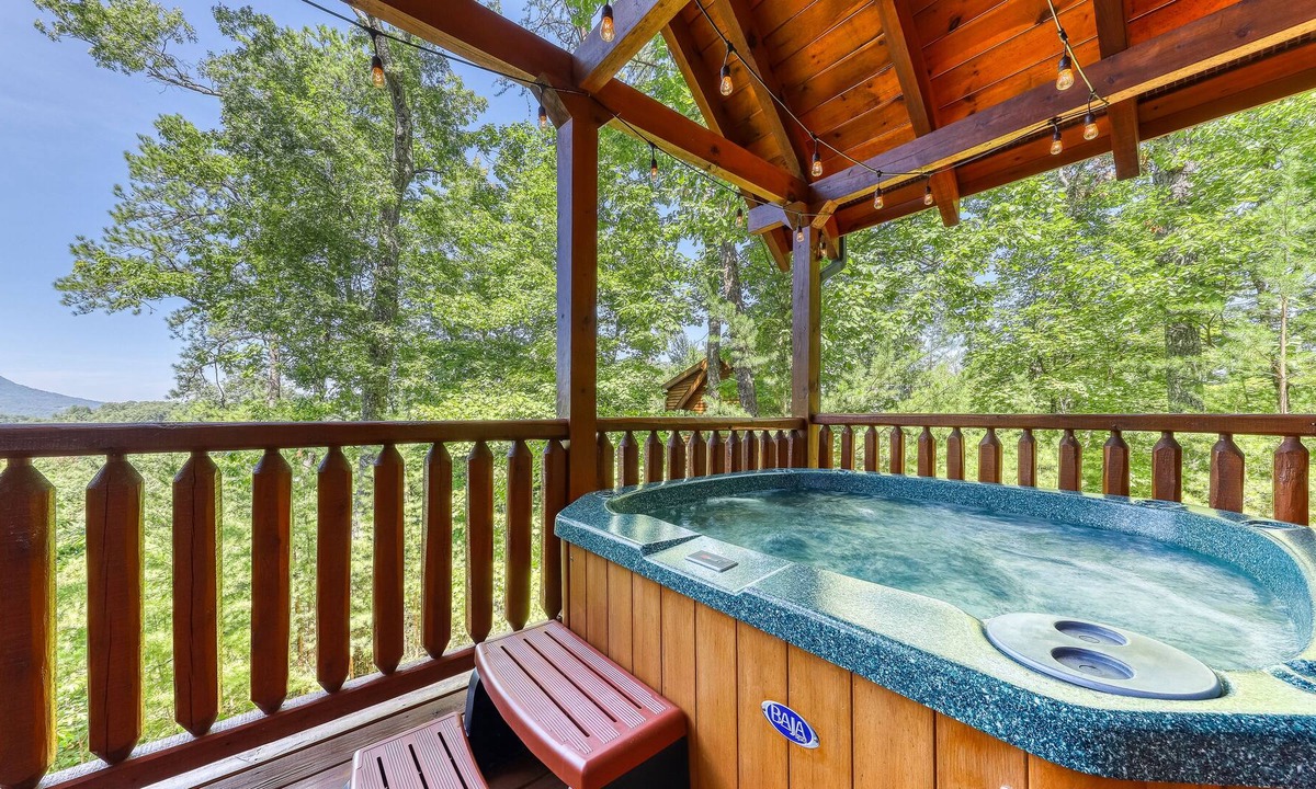 Sevierville Cabin | Exquisite, spacious log cabin w/ private hot tub, furnished deck, & great views
