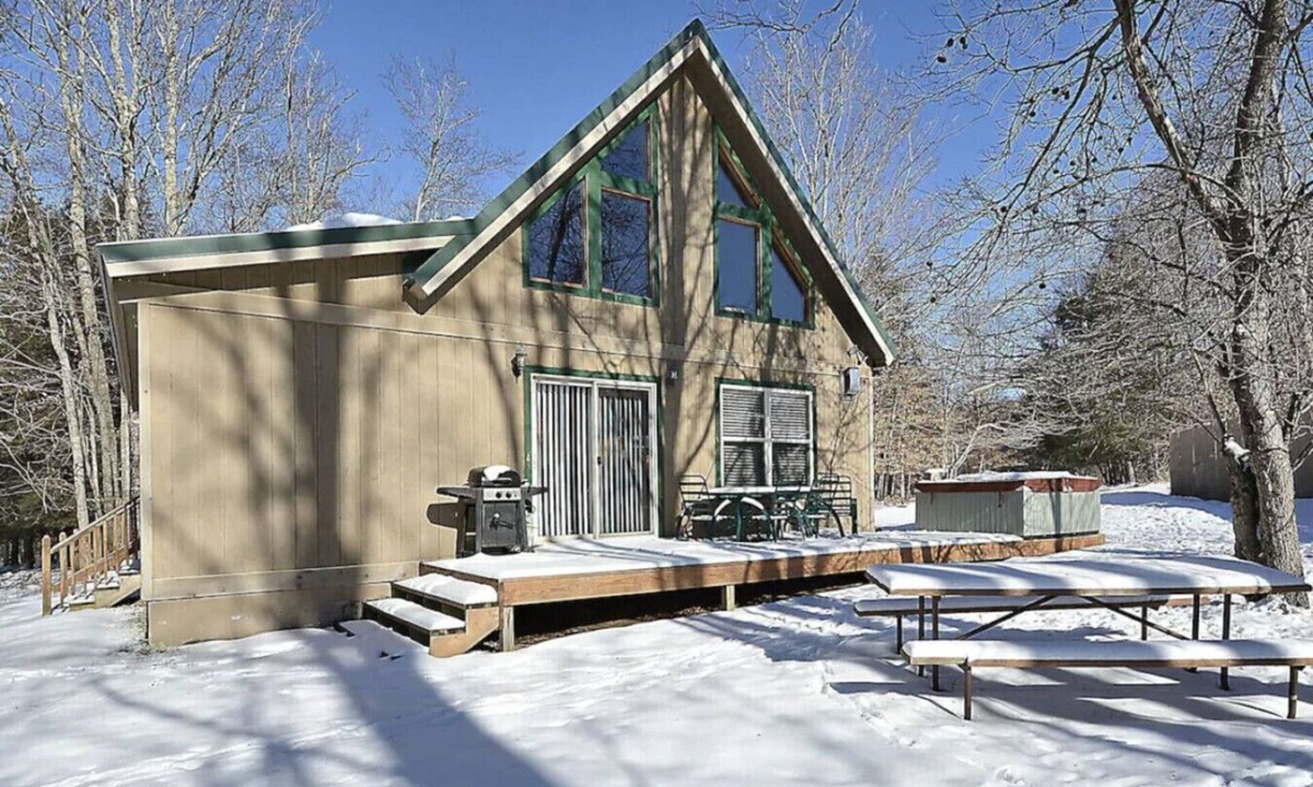 Timberline Cabin | Fabulous Rustic Mountain Cabin walking distance to Timberline Mountain Slopes!