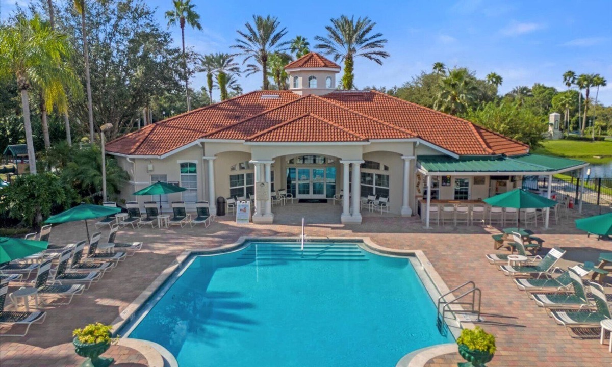 Crystal | West Kissimmee