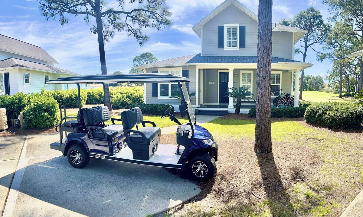 Laurel Grove House | FAMILY-PERFECT, 2 golf carts, beach chairs,bikes, UPSTAIRS AC, NO PETS,