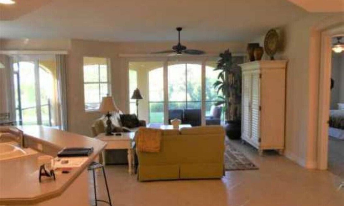 Hammock Bay Condo | Fantastic condo located in Hammock Bay